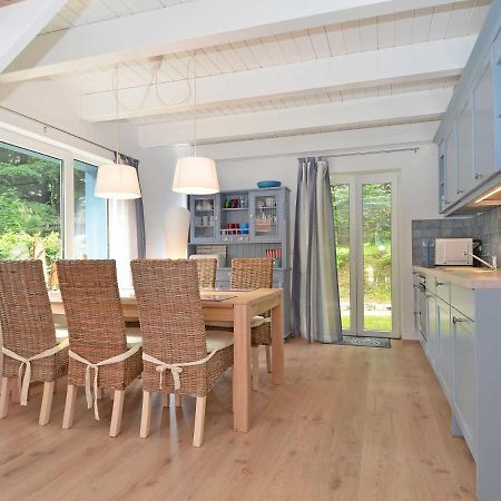 Blaues Strandhaus Sellin エクステリア 写真
