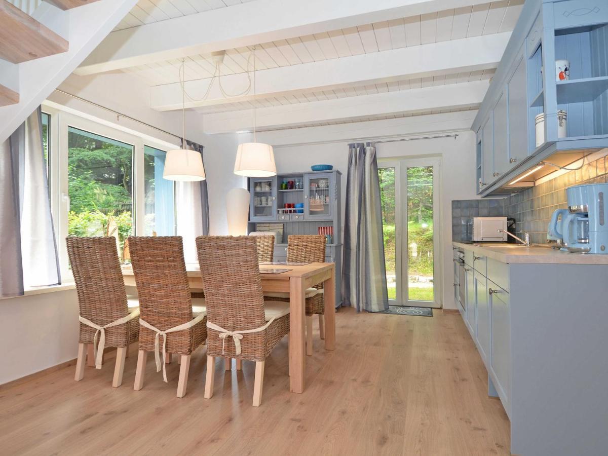 Blaues Strandhaus Sellin エクステリア 写真