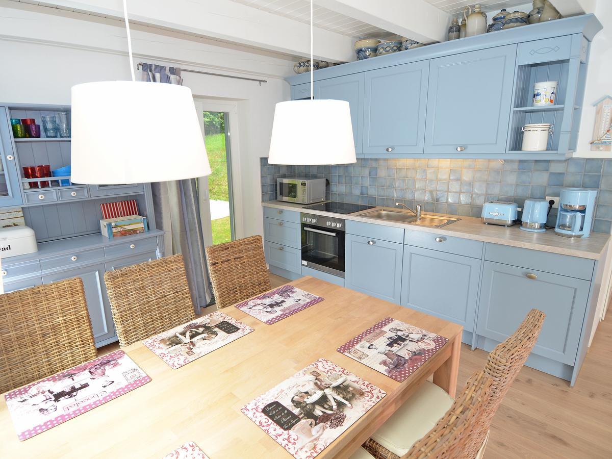 Blaues Strandhaus Sellin エクステリア 写真