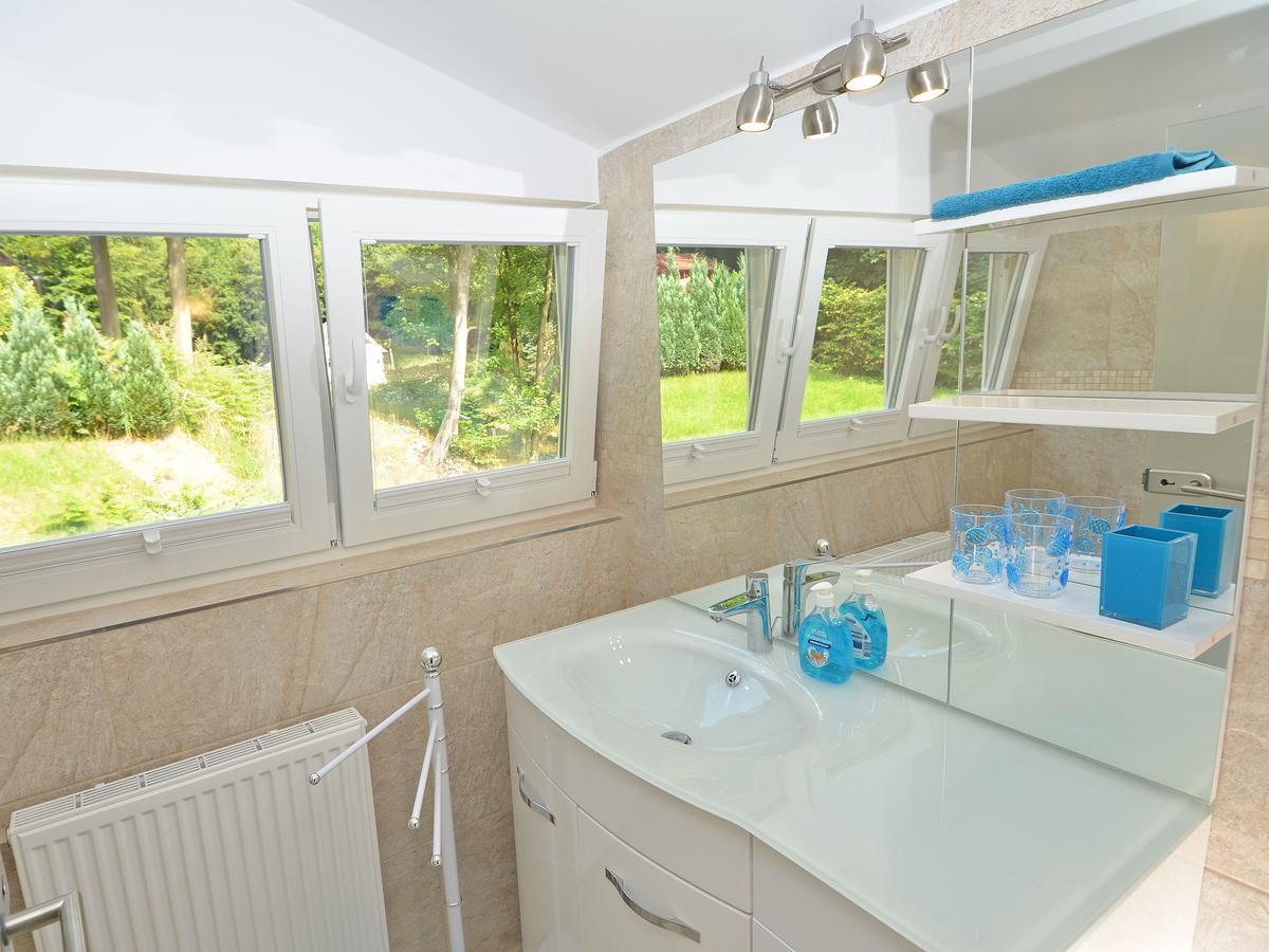 Blaues Strandhaus Sellin エクステリア 写真